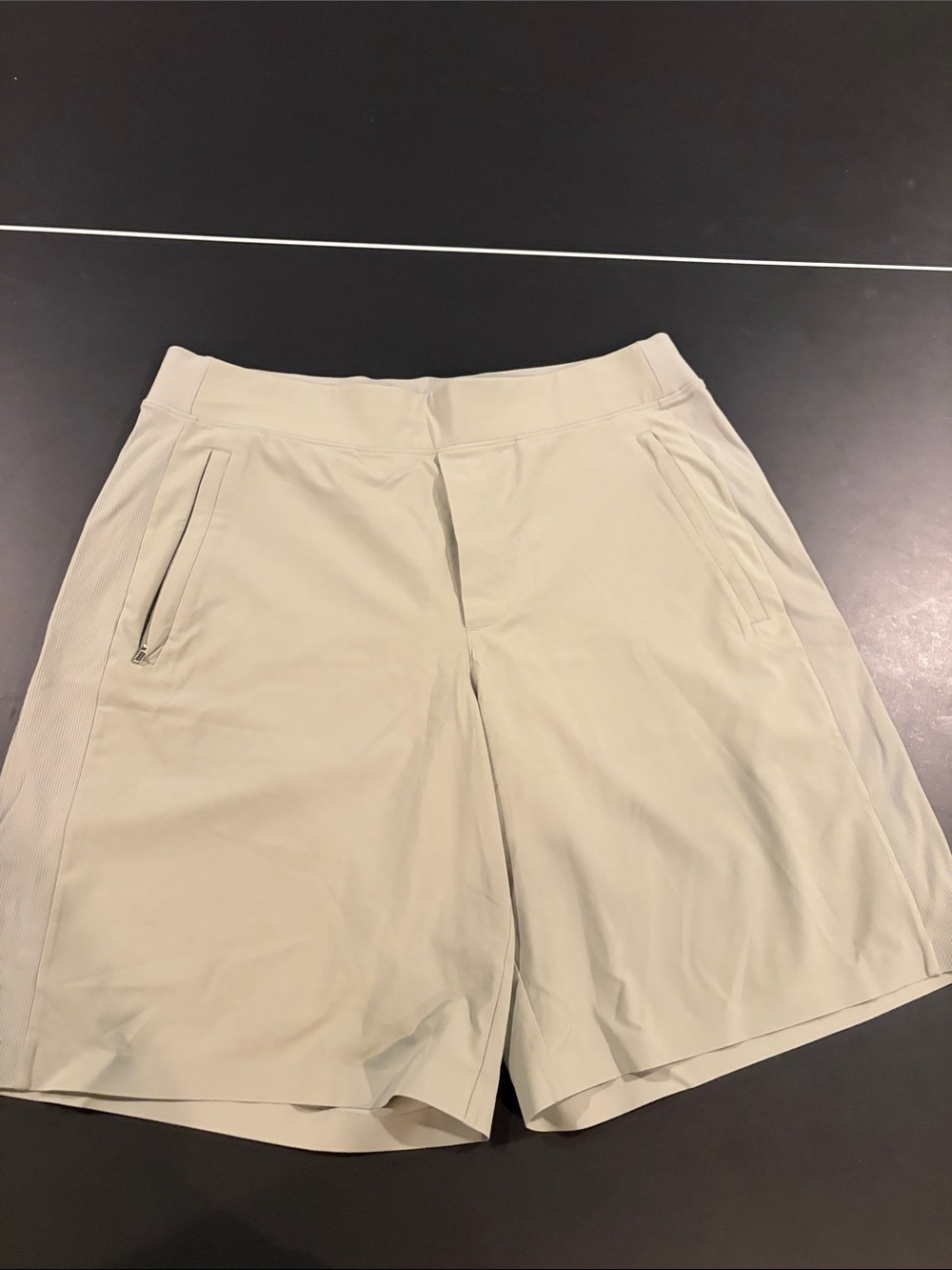 Athleta size 12 light green shorts